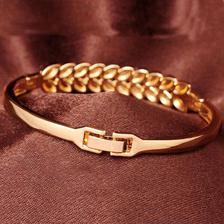 Shopping Mania Petal Gold Bracelet