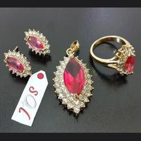 Graceful Zircon Jewellery Set Tajori